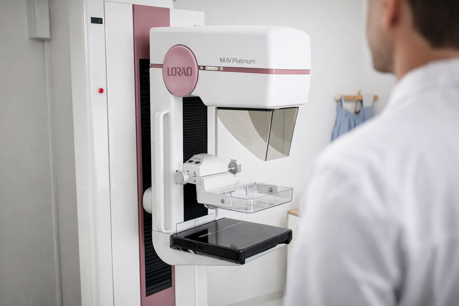 Equipo de mamografía digital LORAD M-IV Platinum para detección temprana de cáncer de mama